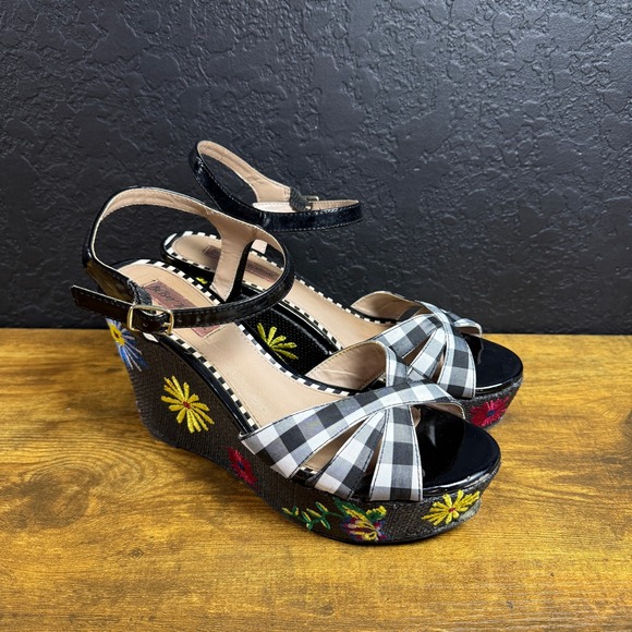 Betsey Johnson Shoes - Betsey Johnson Black 9M Gingham Floral Wedge Sandals Platform Ankle Strap Shoes